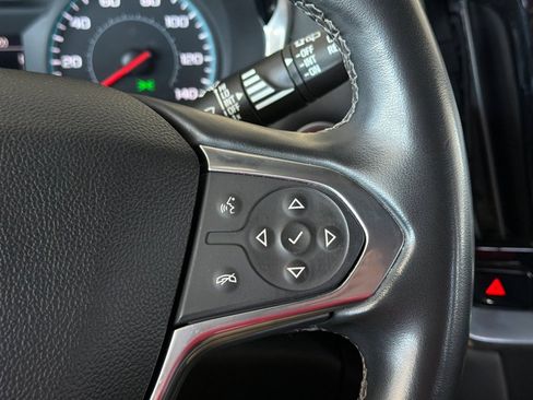 Used 2023 Chevrolet Traverse LT FWD image 29
