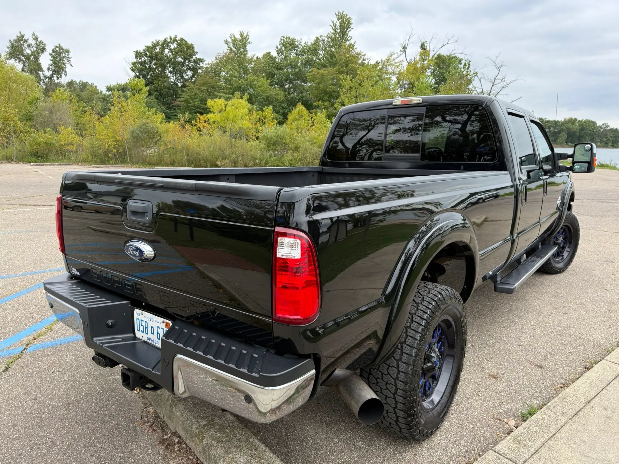 Used 2016 Ford F350 Lariat w/ Chrome Package AWD/4WD image 5