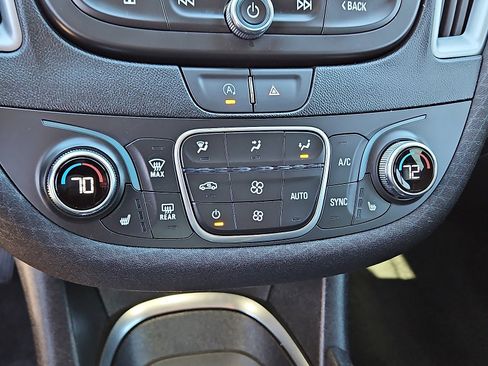 Used 2024 Chevrolet Malibu LT image 15