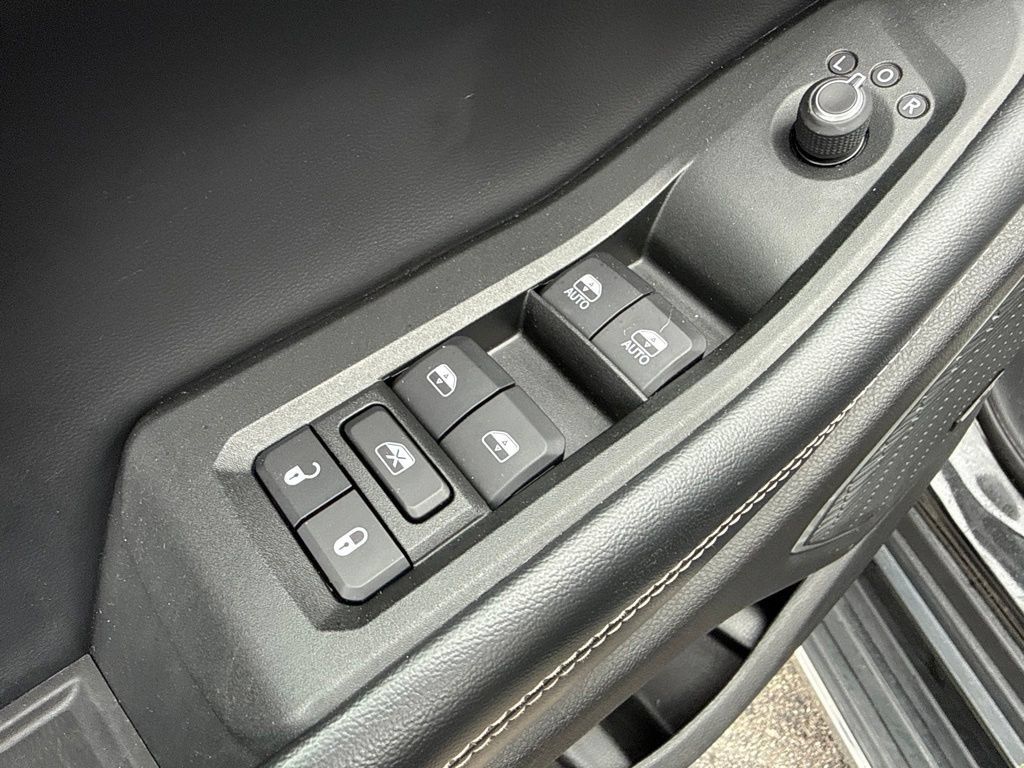 Used 2021 Jeep Grand Cherokee L Limited AWD/4WD image 24