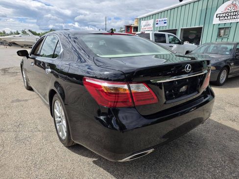 Used 2011 Lexus LS 460 L w/ Luxury Pkg AWD/4WD image 16