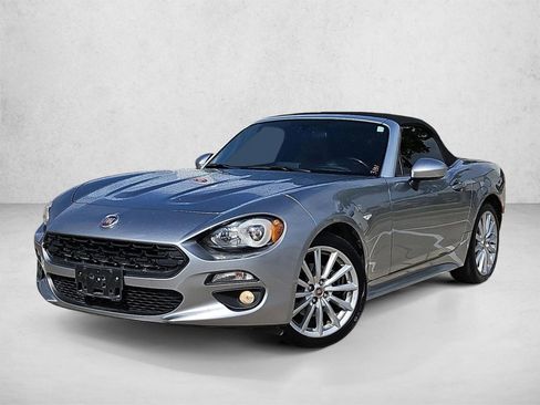 Used 2017 FIAT 124 Spider Lusso RWD image 1