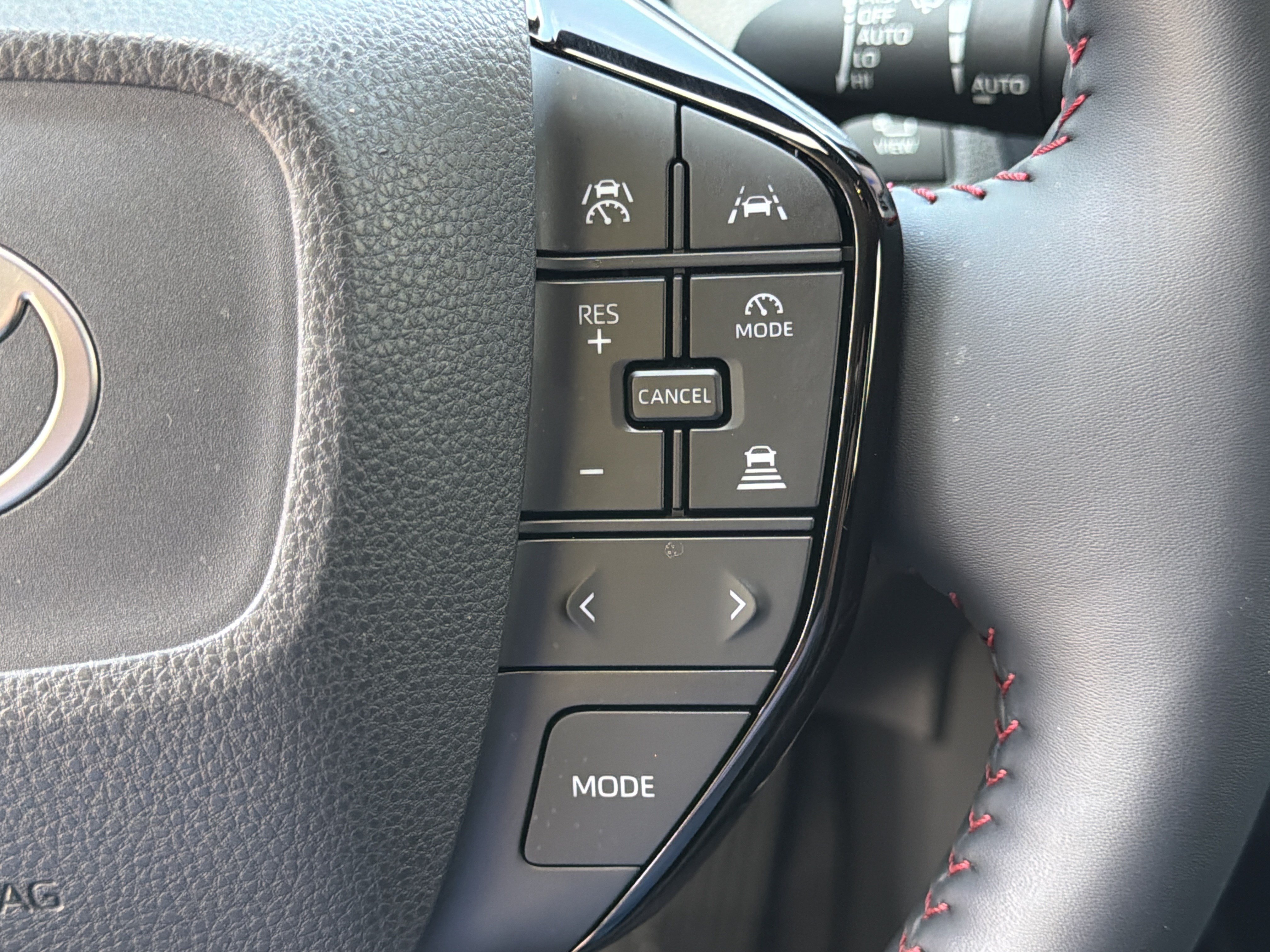 Used 2026 Toyota Prius Plug-In Hybrid FWD image 26