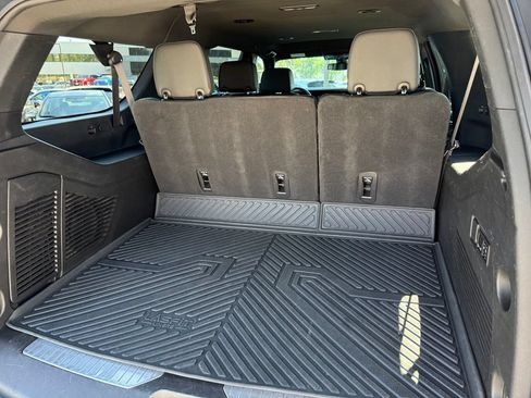 Used 2022 GMC Yukon XL Denali AWD/4WD image 18
