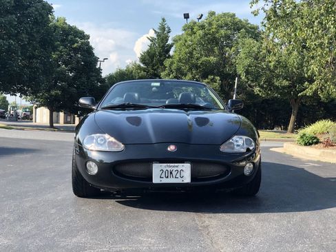 Used 2001 Jaguar XKR Convertible image 4