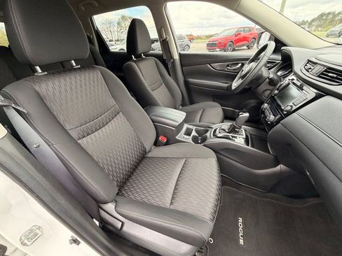 Used 2020 Nissan Rogue SV AWD/4WD image 29