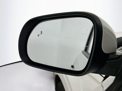 Used 2025 Kia Soul LX w/ LX Technology Package FWD image 16