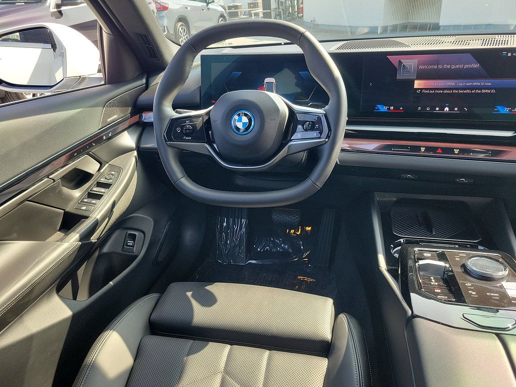 Used 2024 BMW i5 eDrive40i w/ Convenience Package RWD image 11