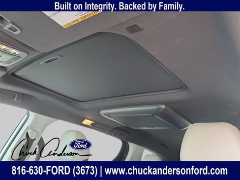 Used 2023 Toyota Sienna XSE image 11