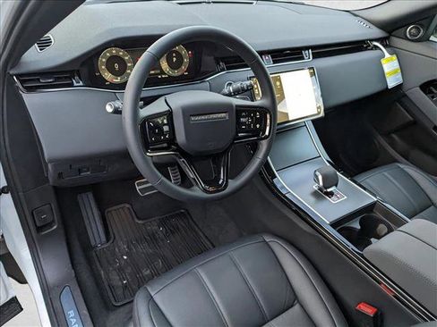New 2025 Land Rover Range Rover Evoque Dynamic SE image 2