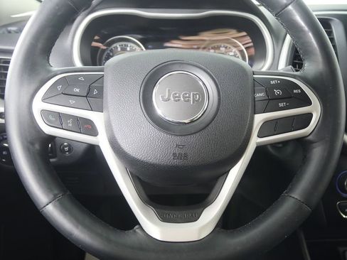 Used 2017 Jeep Cherokee Limited w/ Luxury Group image 20