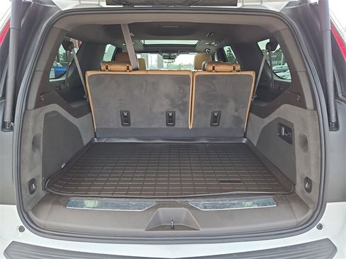 Used 2023 Cadillac Escalade ESV Premium Luxury image 23