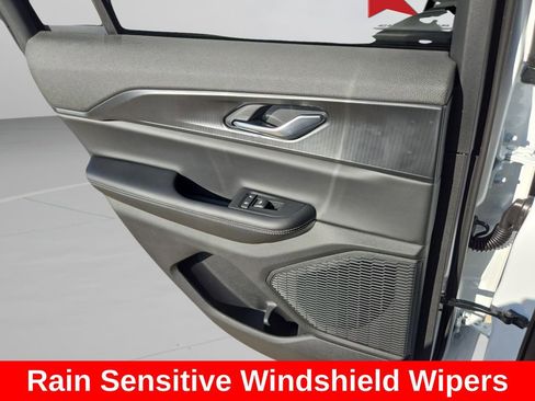 New 2025 Jeep Grand Cherokee Altitude RWD image 17