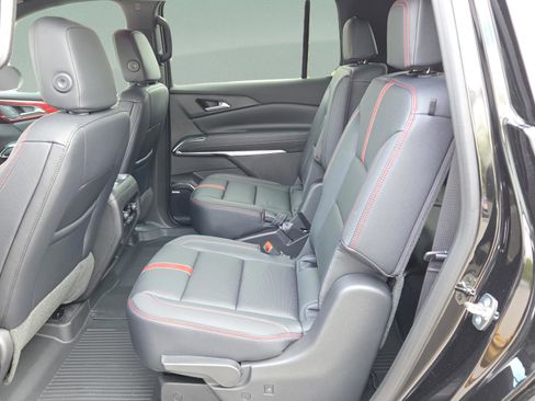 New 2026 Chevrolet Traverse RS w/ LPO, Floor Liner Package image 23