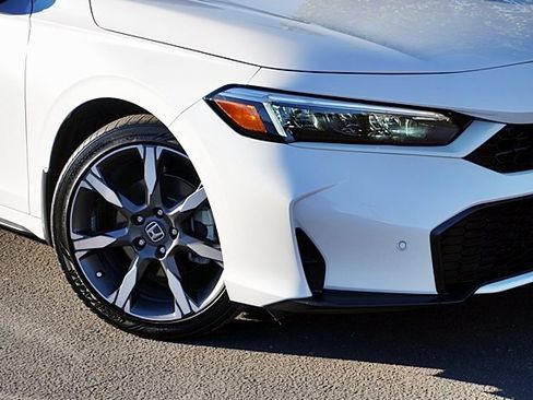 Used 2025 Honda Civic Sport Touring image 4