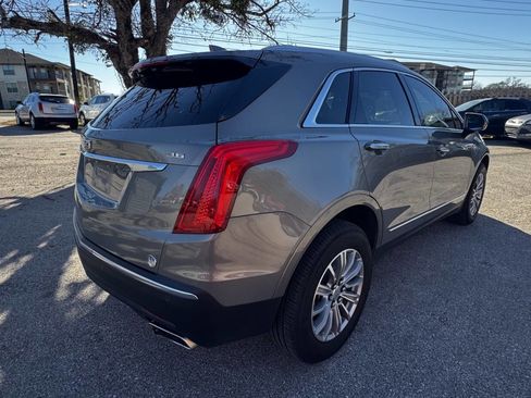 Used 2017 Cadillac XT5 Luxury w/ Driver Awareness Package image 4