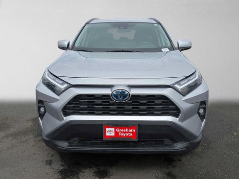 Used 2022 Toyota RAV4 XLE Premium AWD/4WD image 8