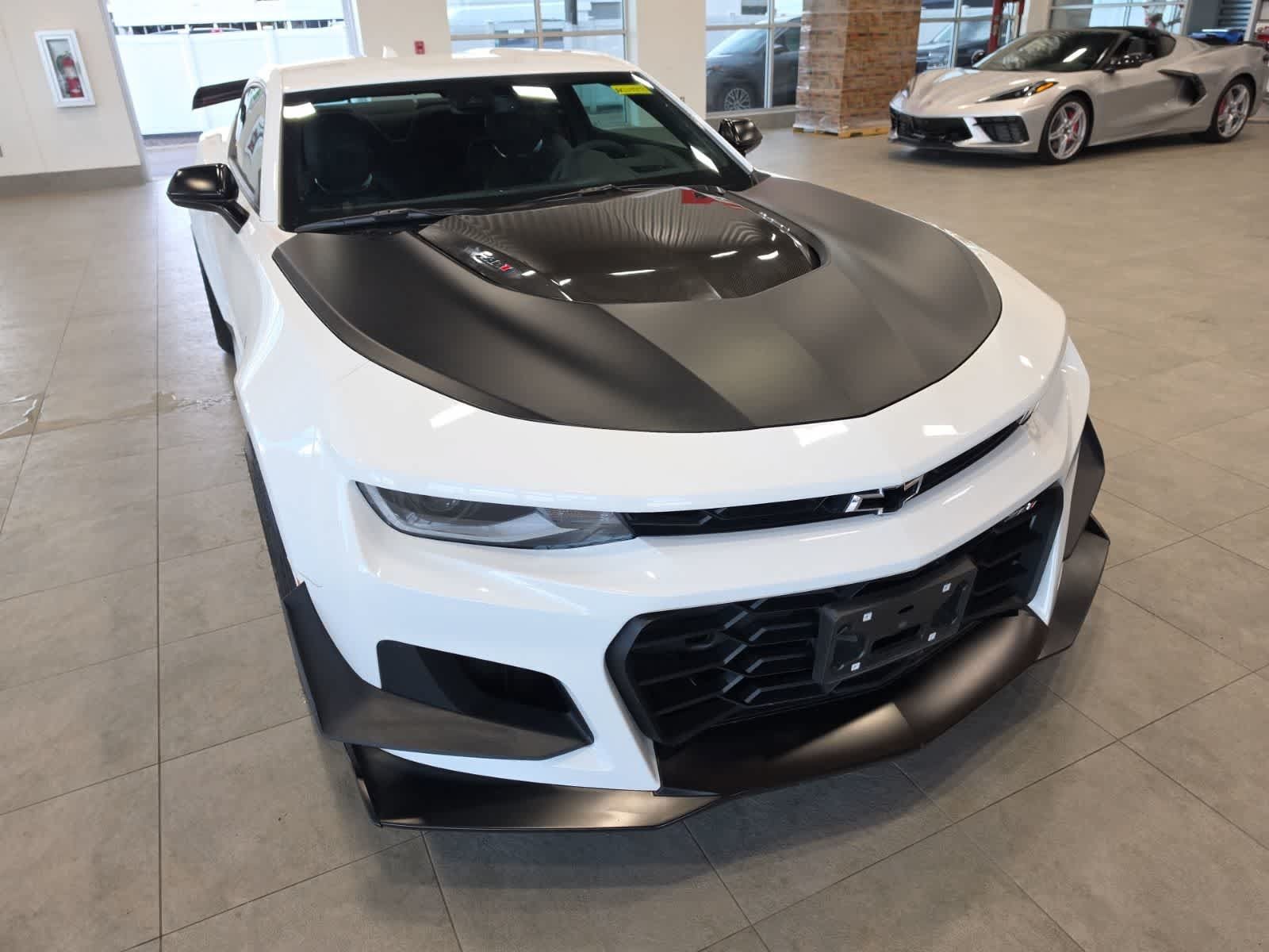 Used 2020 Chevrolet Camaro ZL1 RWD image 4