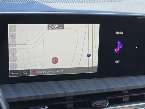 Used 2023 Kia Telluride EX w/ EX Captain's Chair Package image 9