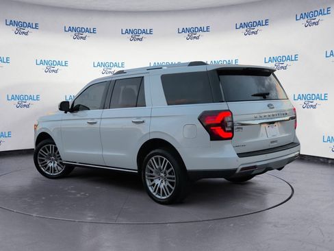 Used 2022 Ford Expedition Limited image 9