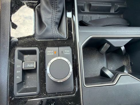 Used 2022 Toyota Tundra SR5 AWD/4WD image 26