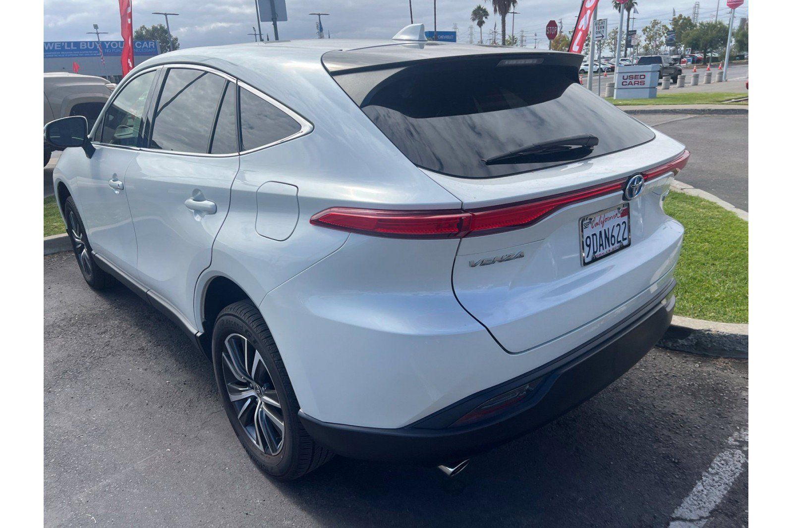Certified 2022 Toyota Venza LE AWD/4WD image 5