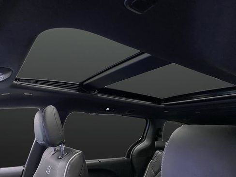 New 2026 Chrysler Pacifica Limited w/ S Appearance Package AWD/4WD image 7