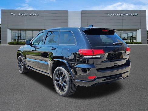 Used 2019 Jeep Grand Cherokee Altitude AWD/4WD image 3