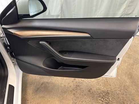 Used 2021 Tesla Model 3 Long Range image 31