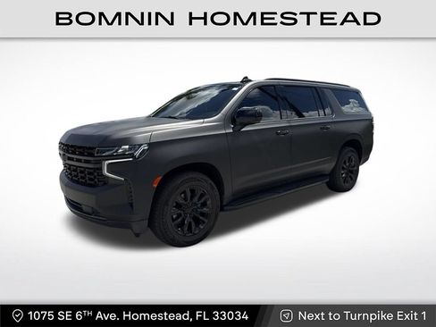 Used 2021 Chevrolet Suburban LS RWD image 1