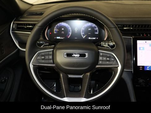 New 2025 Jeep Grand Cherokee Limited image 7