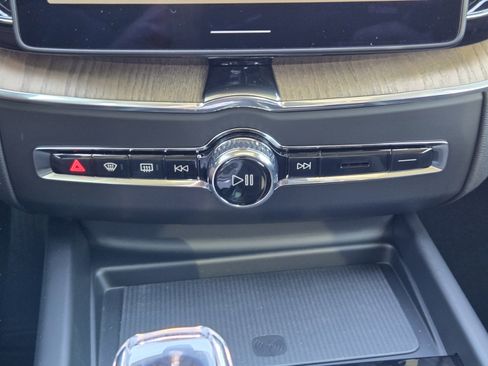 Used 2026 Volvo XC60 B5 Ultra w/ Protection Package Premier AWD/4WD image 23