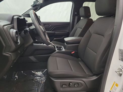 Certified 2024 Chevrolet Colorado Trail Boss w/ LPO, Dark Essentials Package AWD/4WD image 8