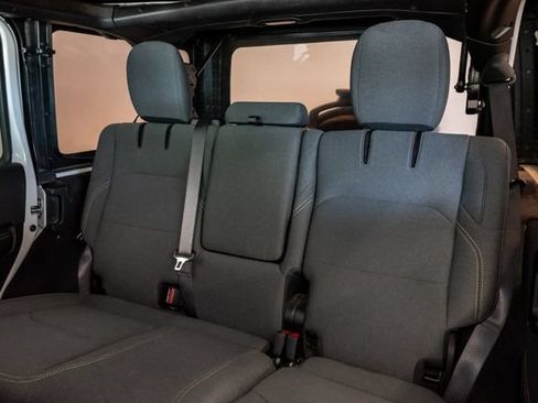 Used 2024 Jeep Wrangler Unlimited Sahara AWD/4WD image 26