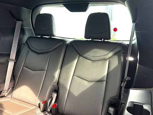 Used 2024 Cadillac XT6 Premium Luxury FWD image 21