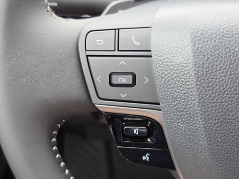 New 2026 Toyota Camry SE FWD image 16