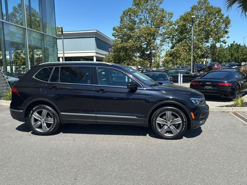 Used 2018 Volkswagen Tiguan SEL Premium w/ 3rd Row Seat Package AWD/4WD image 5