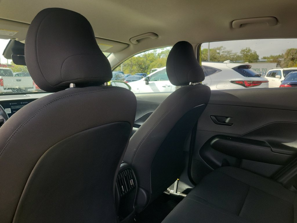 Used 2024 Hyundai Kona SEL FWD image 25