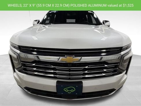 Used 2025 Chevrolet Suburban Premier AWD/4WD image 2