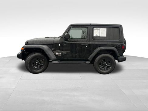 Used 2019 Jeep Wrangler Sport image 4