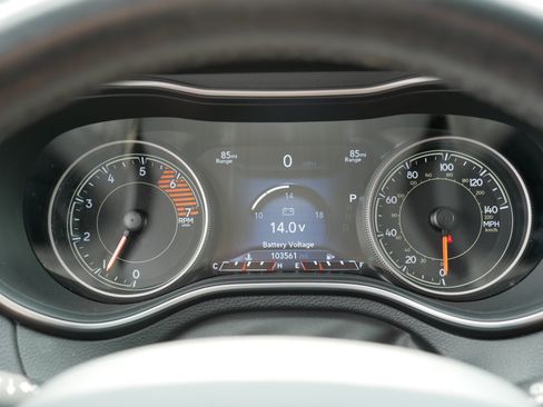 Used 2019 Jeep Cherokee Trailhawk w/ Cold Weather Group AWD/4WD image 26