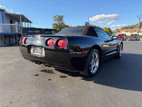 Used 2000 Chevrolet Corvette Convertible image 18