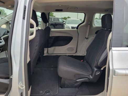 Used 2023 Chrysler Voyager LX FWD image 29