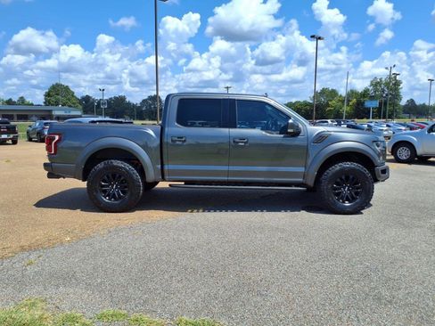 Used 2019 Ford F150 Raptor w/ Equipment Group 802A Luxury image 6