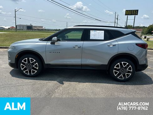 Used 2025 Chevrolet Blazer RS FWD image 9