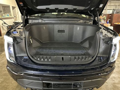 Used 2025 Ford F150 Lightning Flash image 17