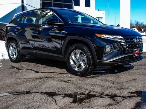 Used 2023 Hyundai Tucson SE AWD/4WD image 3