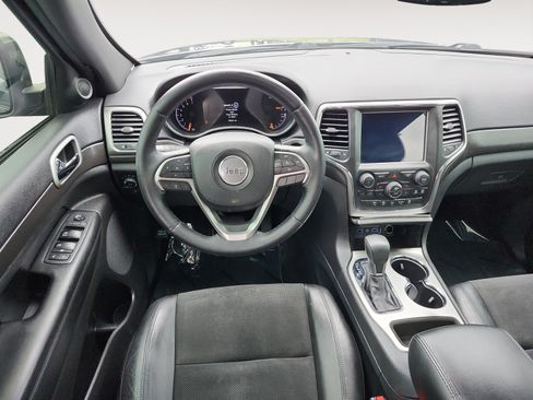 Used 2018 Jeep Grand Cherokee Altitude AWD/4WD image 11
