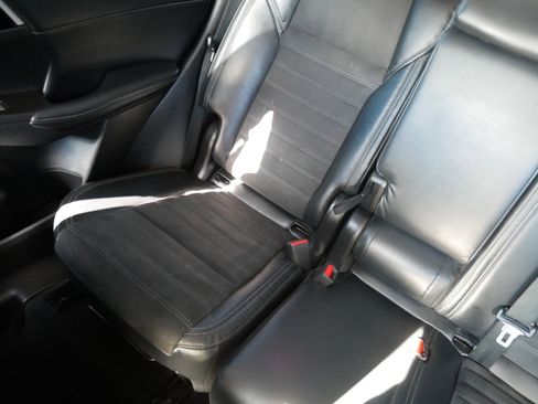 Used 2023 Mitsubishi Outlander SE image 12