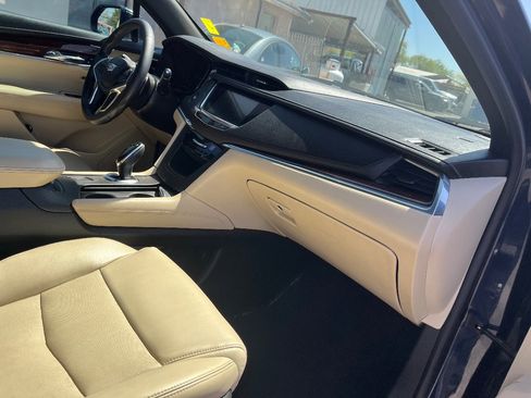 Used 2017 Cadillac XT5 Luxury w/ Driver Awareness Package FWD image 37